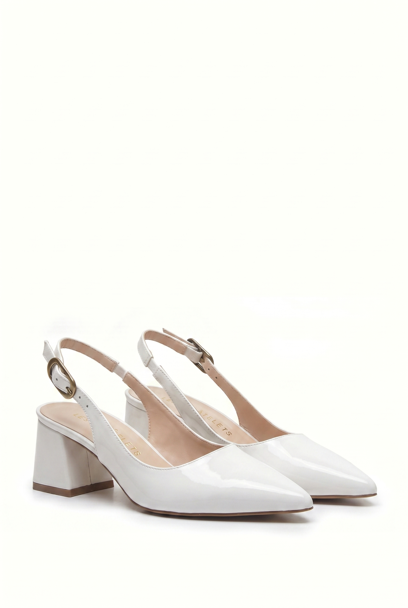 Été en Ville Beyaz Rugan Slingback Topuklu Ayakkabı – 5 cm Altın Toka | Sivri Burun Bilekten Bağlamalı