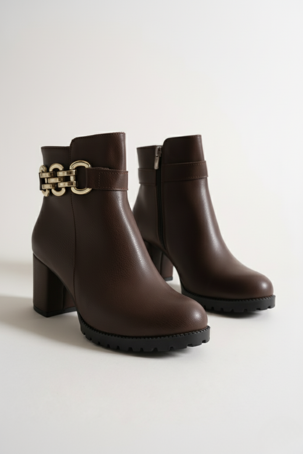 Brielfy Altın Tokalı Kahverengi Topuklu Kadın Bot