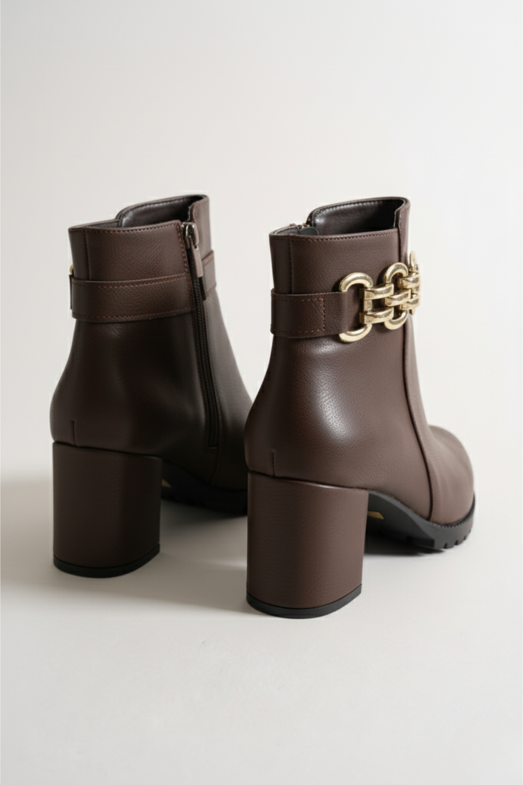 Brielfy Altın Tokalı Kahverengi Topuklu Kadın Bot