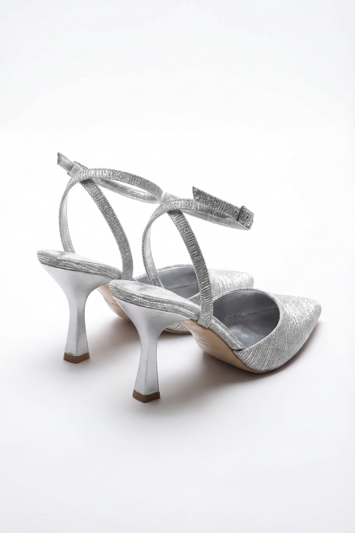 Reflets d’Instant – Gümüş Simli 9 cm Sivri Burun Slingback Topuklu Ayakkabı