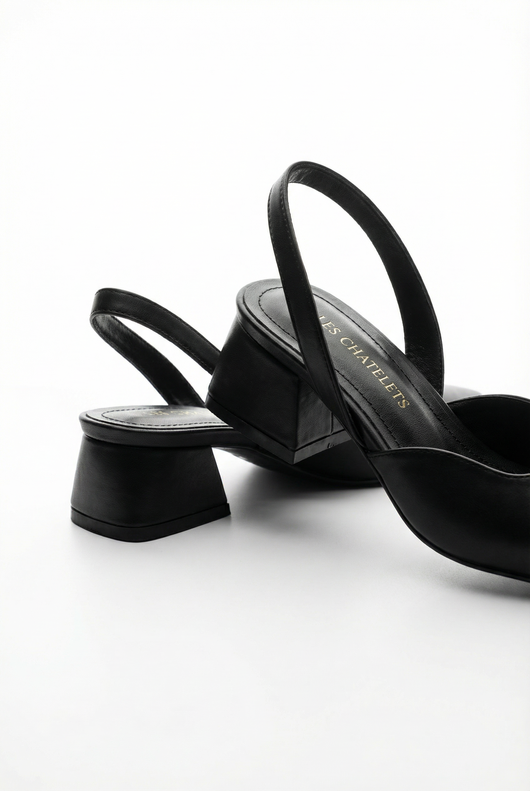 Les Instants Calmes – Siyah Cilt 5 cm Sivri Burun Slingback Topuklu Ayakkabı