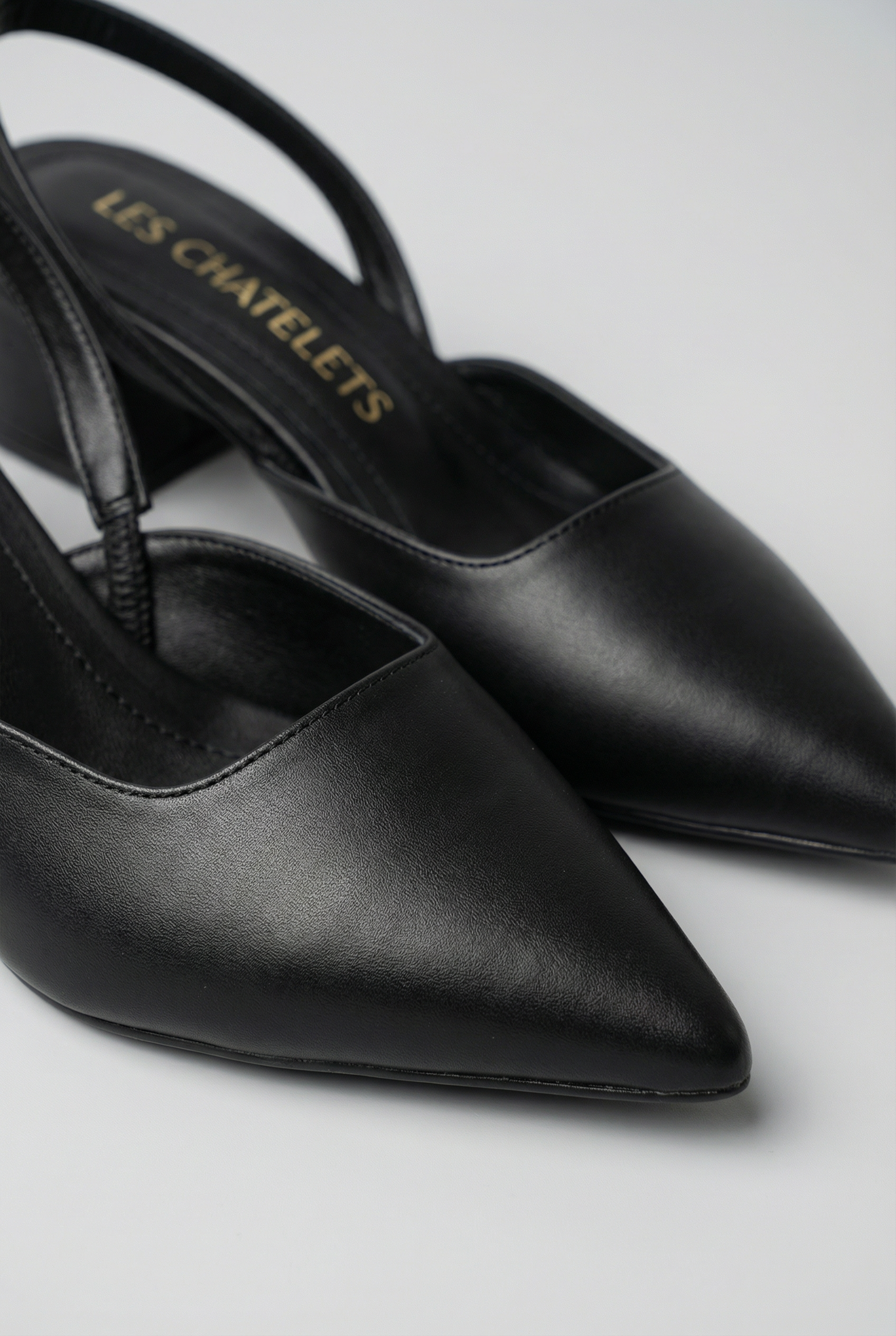 Les Instants Calmes – Siyah Cilt 5 cm Sivri Burun Slingback Topuklu Ayakkabı