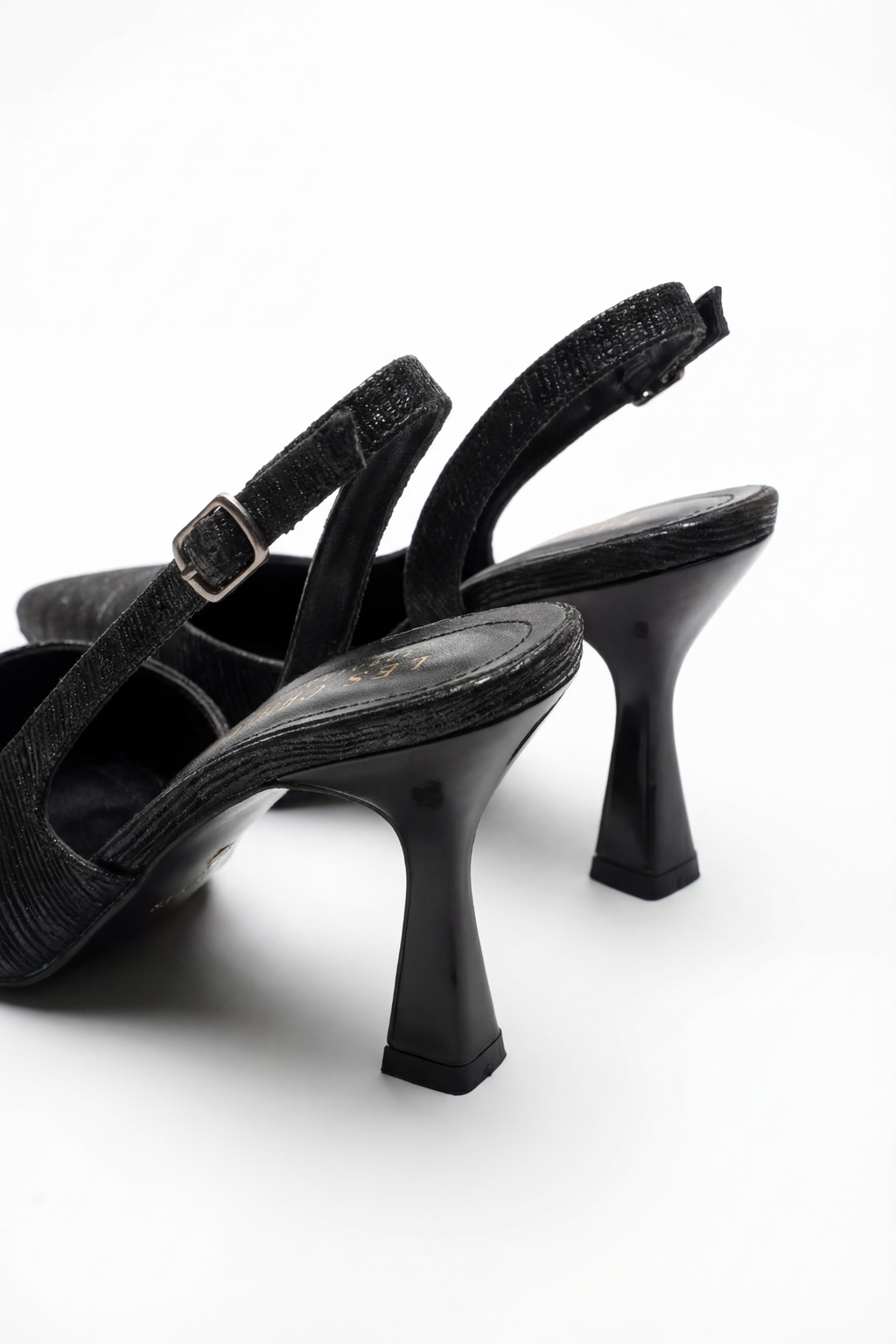 Reflets d’Instant – Siyah Simli 9 cm Sivri Burun Slingback Topuklu Ayakkabı