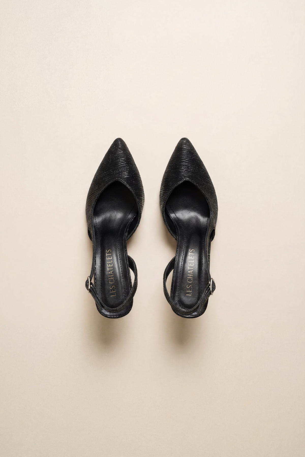 Reflets d’Instant – Siyah Simli 9 cm Sivri Burun Slingback Topuklu Ayakkabı