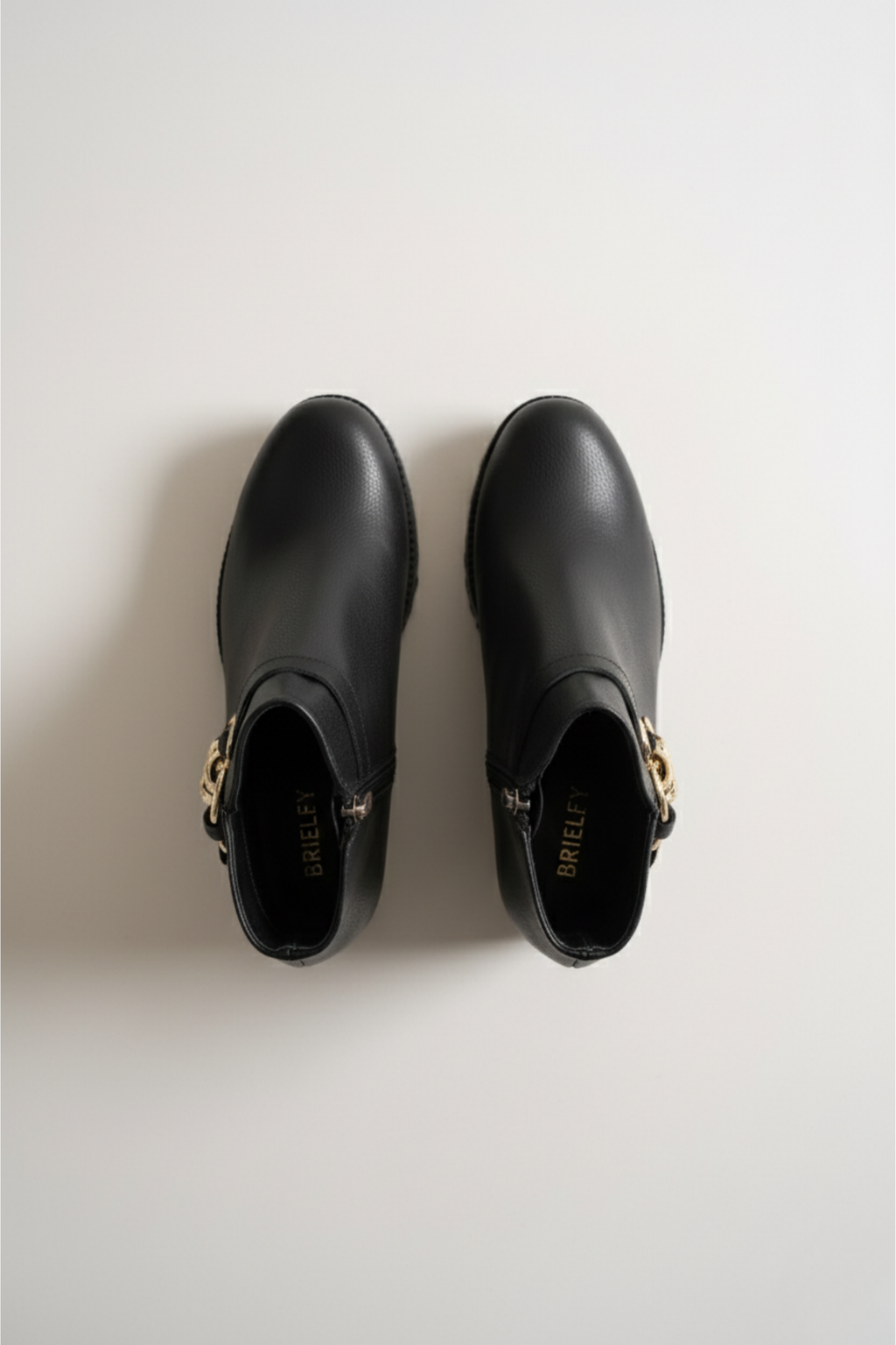 Brielfy Altın Tokalı Siyah Topuklu Kadın Bot | Şık, Zarif ve Dayanıklı