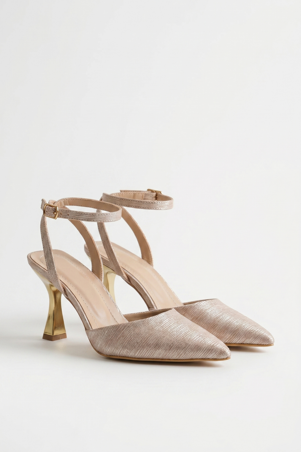 Reflets d’Instant – Rose Simli 9 cm Sivri Burun Slingback Topuklu Ayakkabı