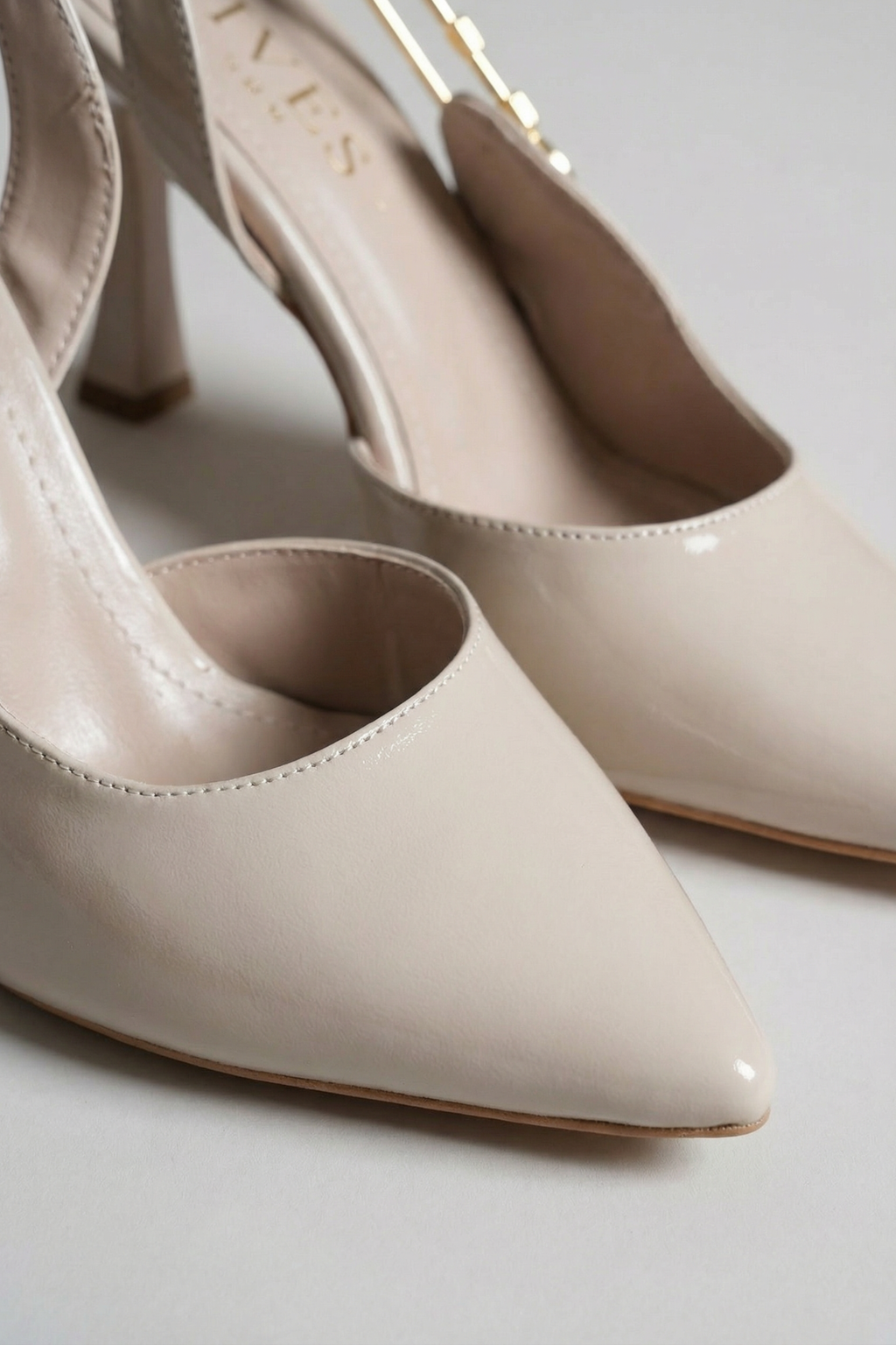 Les Souvenirs Portés Serisi Passage du Soir Bej Rugan 7 cm Sivri Burun Slingback Ayakkabı | Les Châtelets