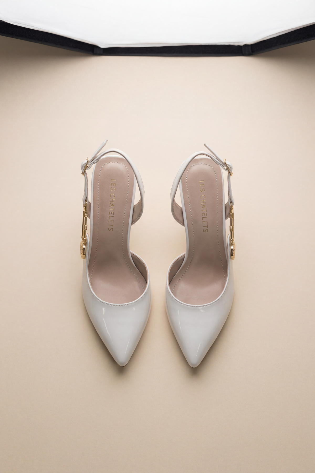 Passage du Soir Beyaz Rugan 7 cm Sivri Burun Slingback Ayakkabı | Les Châtelets