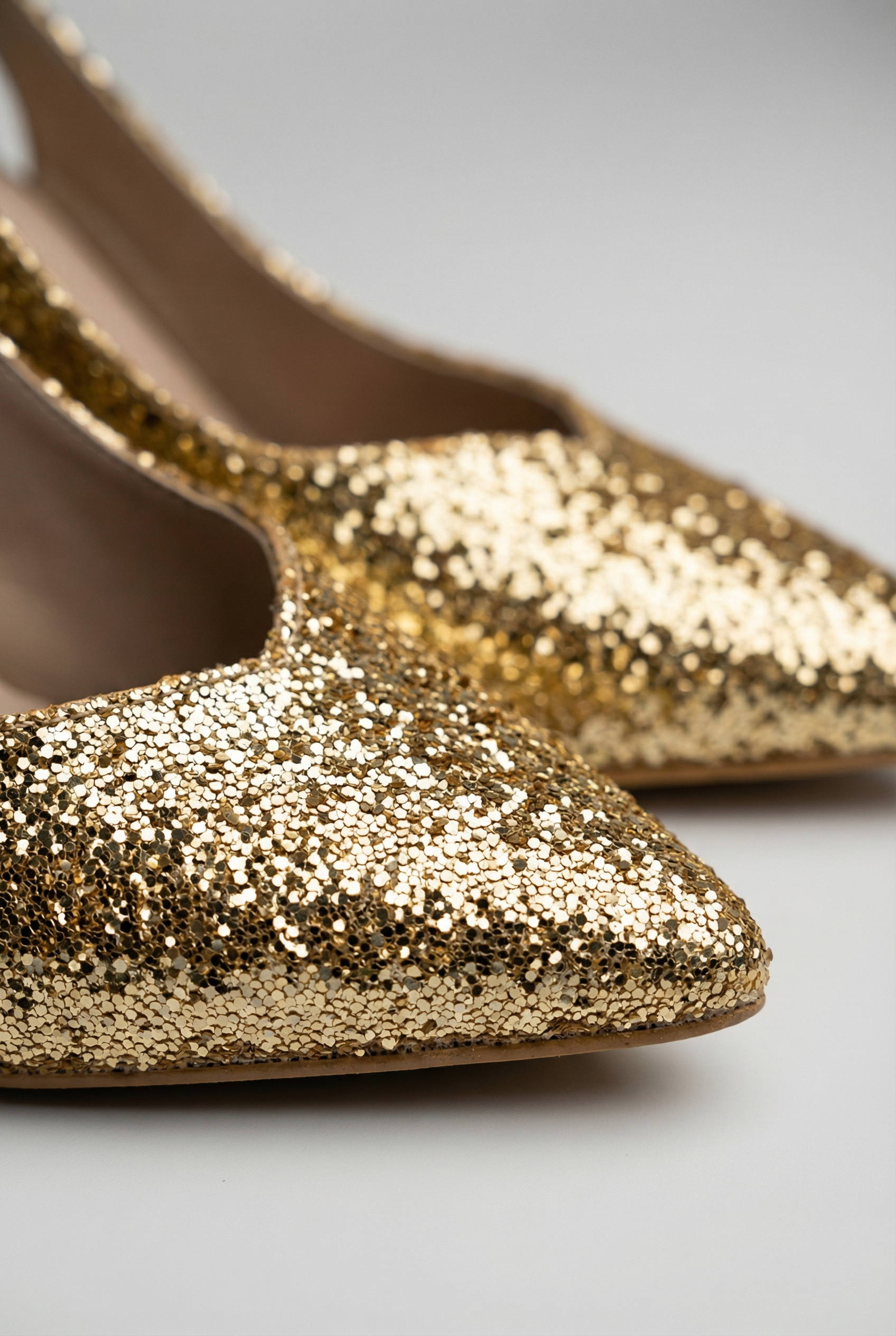 Éclats de Nuit – Altın Simli Slingback 9 cm Topuklu Ayakkabı