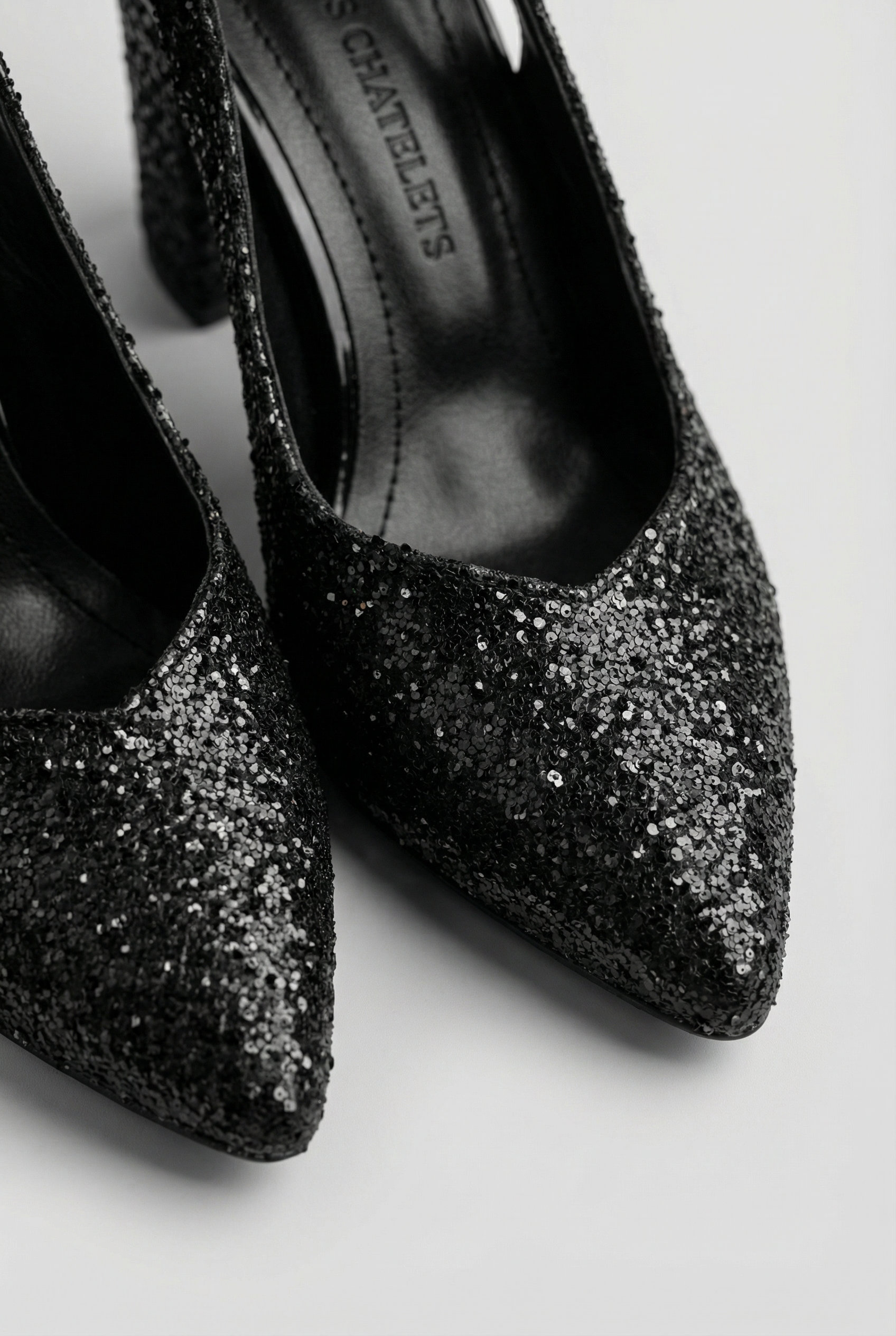 Éclats de Nuit – Siyah Simli Slingback 9 cm Topuklu Ayakkabı